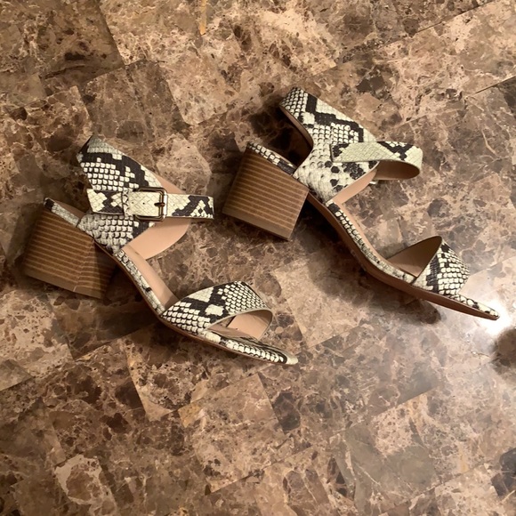 In every story NWT sandal, 8W - Picture 3 of 5